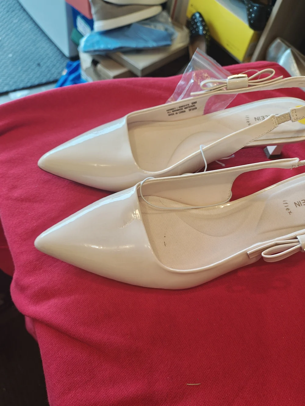 Anne Klein Beige Patent Pointed Toe Slingback Pumps 9M